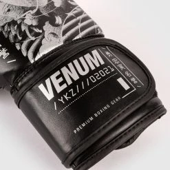 Venum YKZ21 Boxing Gloves - For Kids - Black/White 16 Venum YKZ21 Boxing Gloves - For Kids - Black/White -Cheap Boxing Store 0 252Fa 252F2 252F0 252F0a2032602c431140a8802aa7fb09e512a125a74a BG YAKUZA BLACK WHITE 07