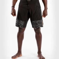 Venum Light 4.0 Fightshort - Black/Bronze
