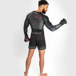 Venum Okinawa 3.0 Rashguard Long Sleeves - Black/Red -Cheap Boxing Store 1 252F2 252F8 252F5 252F128502f427b785d06adc1ea2cb05135a6cdadf4c 5U0A9602