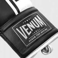 VENUM CUSTOM Shield Pro Boxing With Laces 12 VENUM CUSTOM Shield Pro Boxing With Laces -Cheap Boxing Store 1cbfcfe064e63e04533711ca9a00f7922e4ce577 IMG 8316 copie 1
