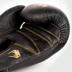Venum Giant 2.0 Pro Boxing Gloves Velcro - Black/Black-Gold -Cheap Boxing Store 2 252F5 252Ff 252F3 252F25f391e4d44050fe21e27c749c19602cddcee84a BG PRO BOXING GIANT2.0 BLACK BLACK GOLD 05