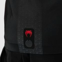 Venum Okinawa 3.0 Rashguard Short Sleeves - For Kids - Black/Red -Cheap Boxing Store 3 252F7 252Fc 252F3 252F37c3aa4346116e49ca0653687fd994f809261653 RASH SS OKINAWA BLACK RED 14 1 6ce77d62 9474 49c8 be11 cf40f553ef87