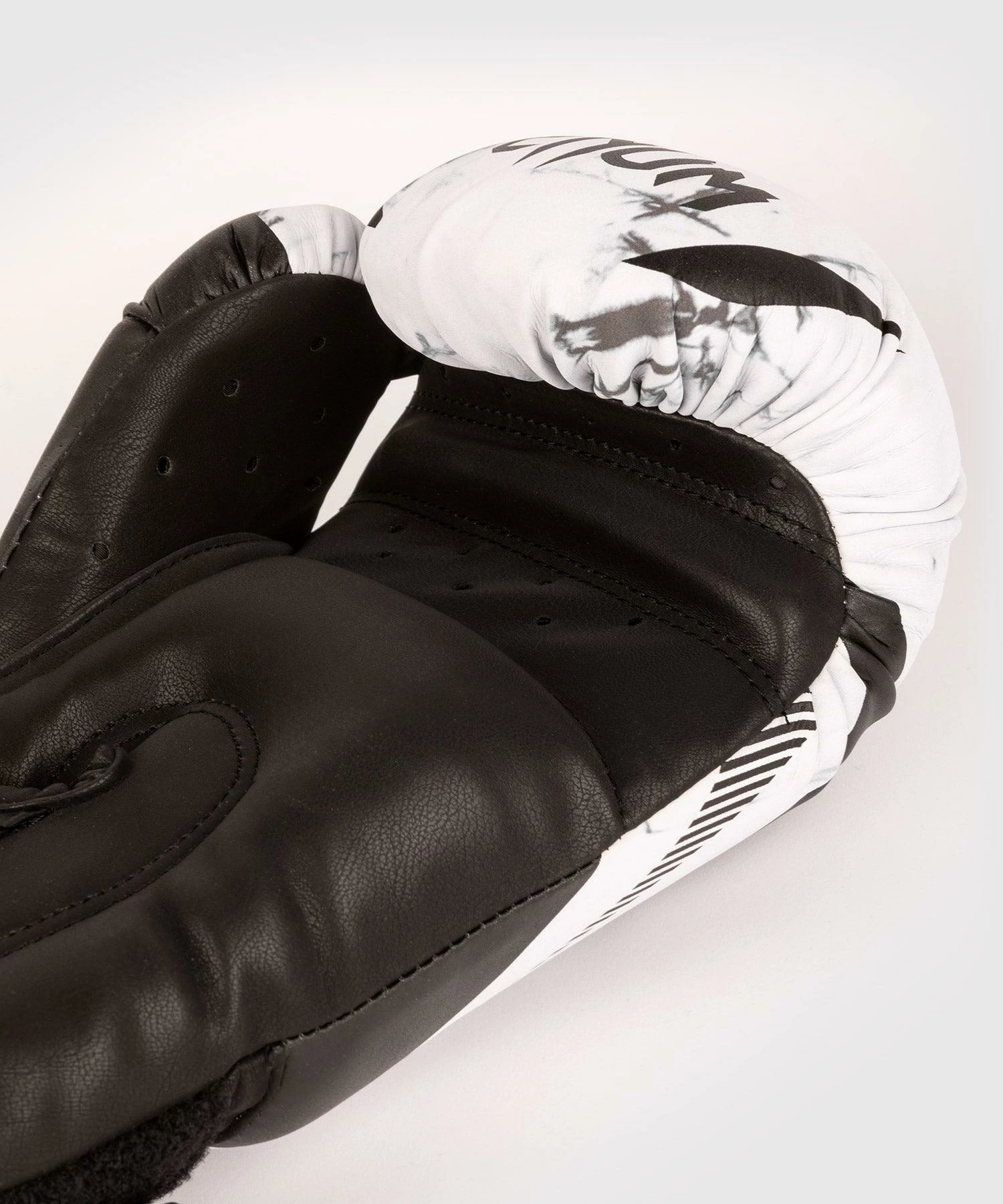 Venum Impact Boxing Gloves - Marble 6 Venum Impact Boxing Gloves - Marble - Image 4