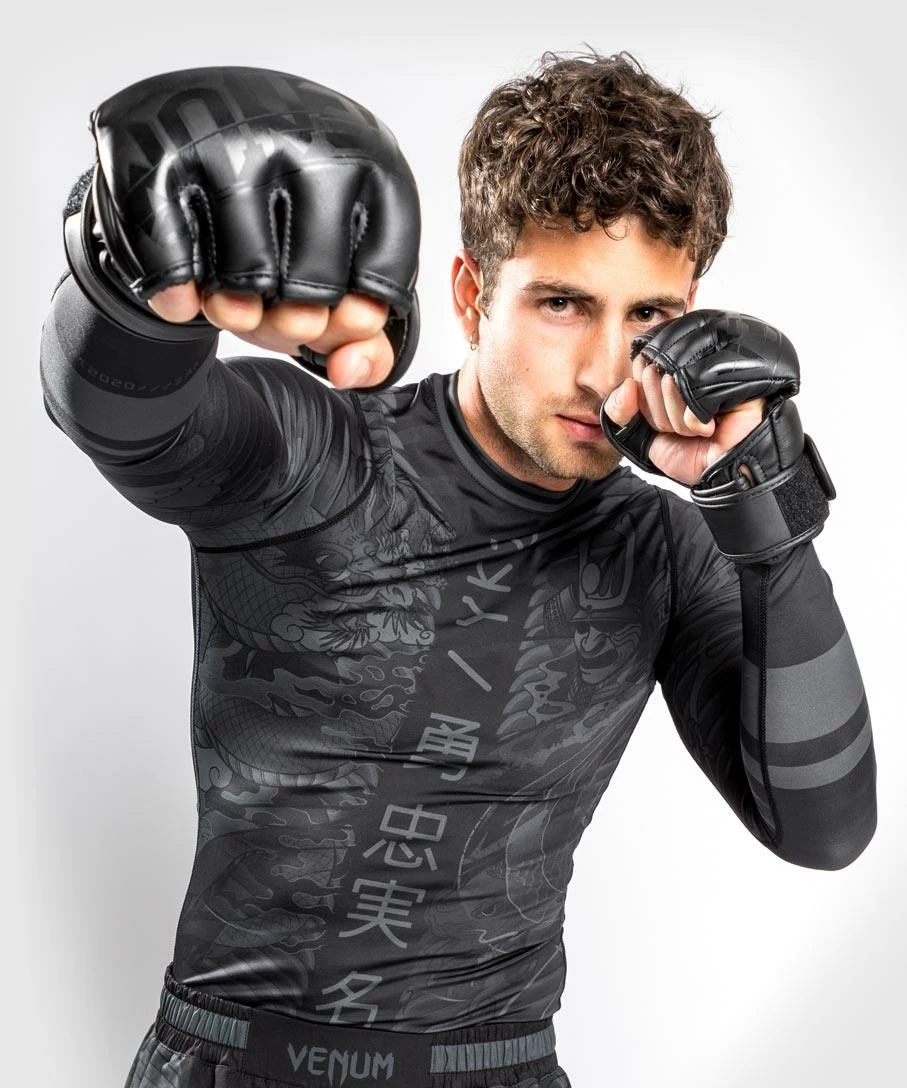 Venum YKZ21 Rashguard Long Sleeves - Black/Black - Image 3