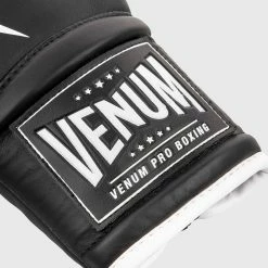 Venum Giant 2.0 Pro Boxing Gloves - With Laces - Black/White 17 Venum Giant 2.0 Pro Boxing Gloves - With Laces - Black/White -Cheap Boxing Store 6 252Ff 252Fb 252F5 252F6fb59180015da05d1cb4f4fb7e0f52ba22b5868a IMG 7937 copie