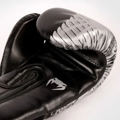 Venum YKZ21 Boxing Gloves - For Kids - Black/White 17 Venum YKZ21 Boxing Gloves - For Kids - Black/White -Cheap Boxing Store 7 252Fb 252F8 252Ff 252F7b8fd49775661fe843e493c994ff8c4197e4e42b BG YAKUZA BLACK WHITE 08