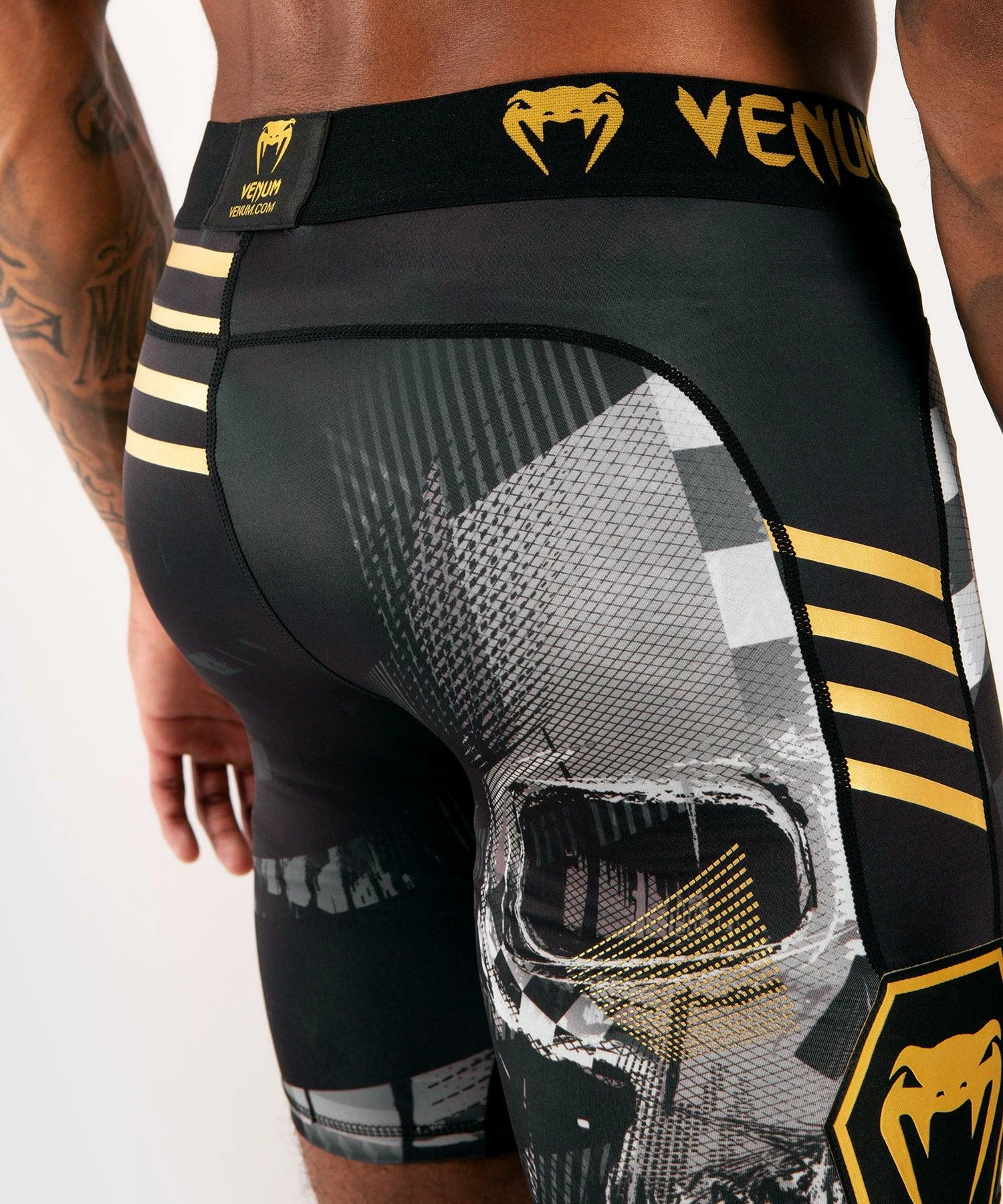 Venum Skull Compression Shorts - Black - Image 8