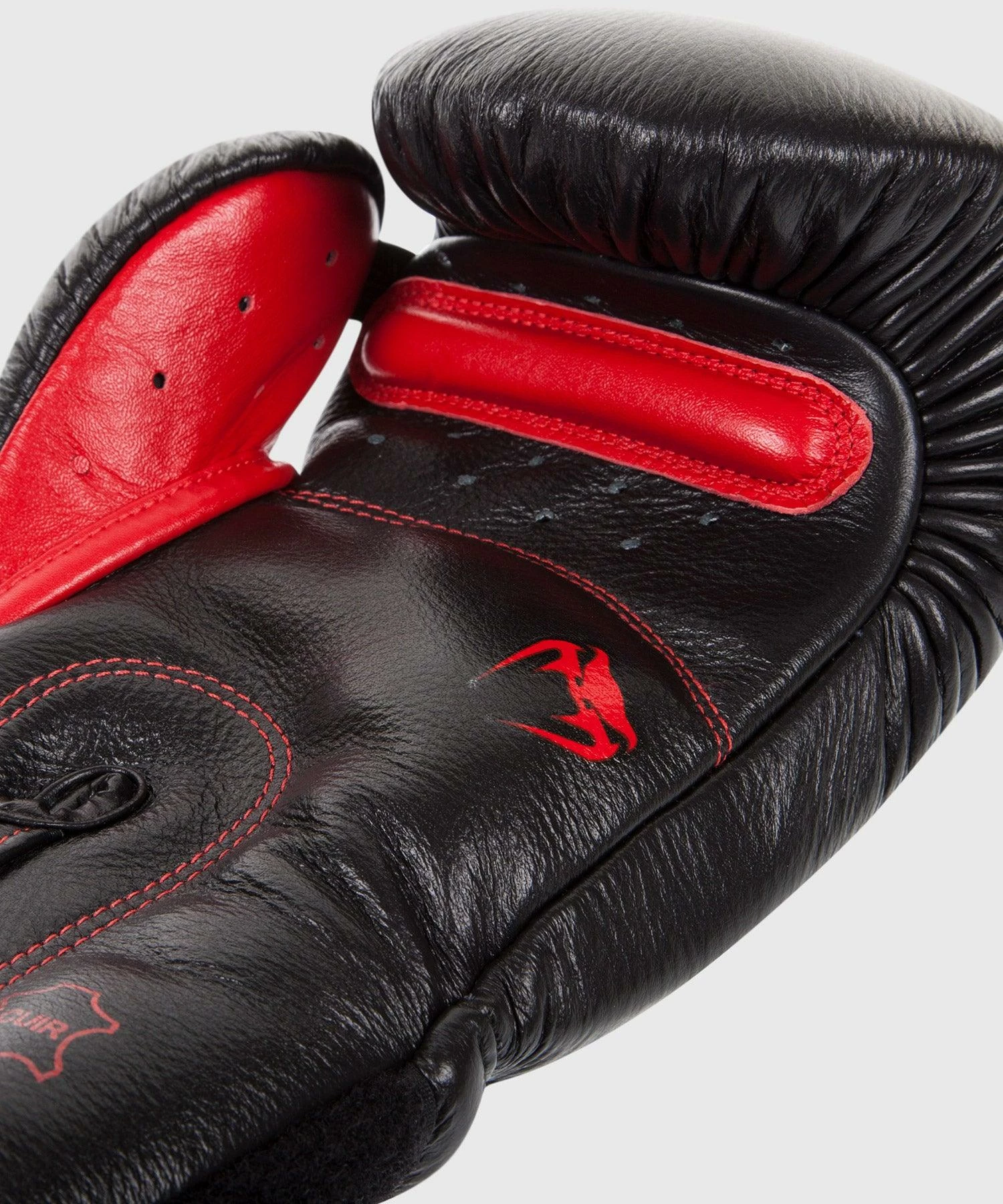 Venum Giant 3.0 Boxing Gloves - Nappa Leather - Black Devil 7 Venum Giant 3.0 Boxing Gloves - Nappa Leather - Black Devil - Image 5