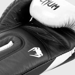 Venum Hammer Pro Boxing Gloves Velcro - Black/White -Cheap Boxing Store BG PROBOXING HAMMER BLACK WHITE HD 05 c4f2e8a8 f32d 4275 b898 11855faa3ed8