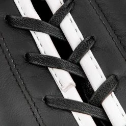 Venum Giant 2.0 Pro Boxing Gloves - With Laces - Black/White -Cheap Boxing Store IMG 7940 copie 9a76e32c 9000 4fc6 ac11 3047d2771547