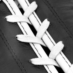 Venum Shield Pro Boxing Gloves - With Laces - Black/White -Cheap Boxing Store IMG 8319 copie 1