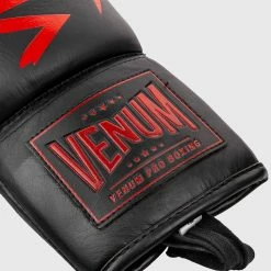 Venum Hammer Pro Boxing Gloves - With Laces - Black/Red -Cheap Boxing Store IMG 8327 copie a39d40e3 4484 4fa8 9f82 ae29f8626e67