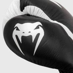 Venum Hammer Pro Boxing Gloves - With Laces - Black/White -Cheap Boxing Store IMG 8378 copie dedd2c65 9404 4e5d b2f4 c2e3c57a9202