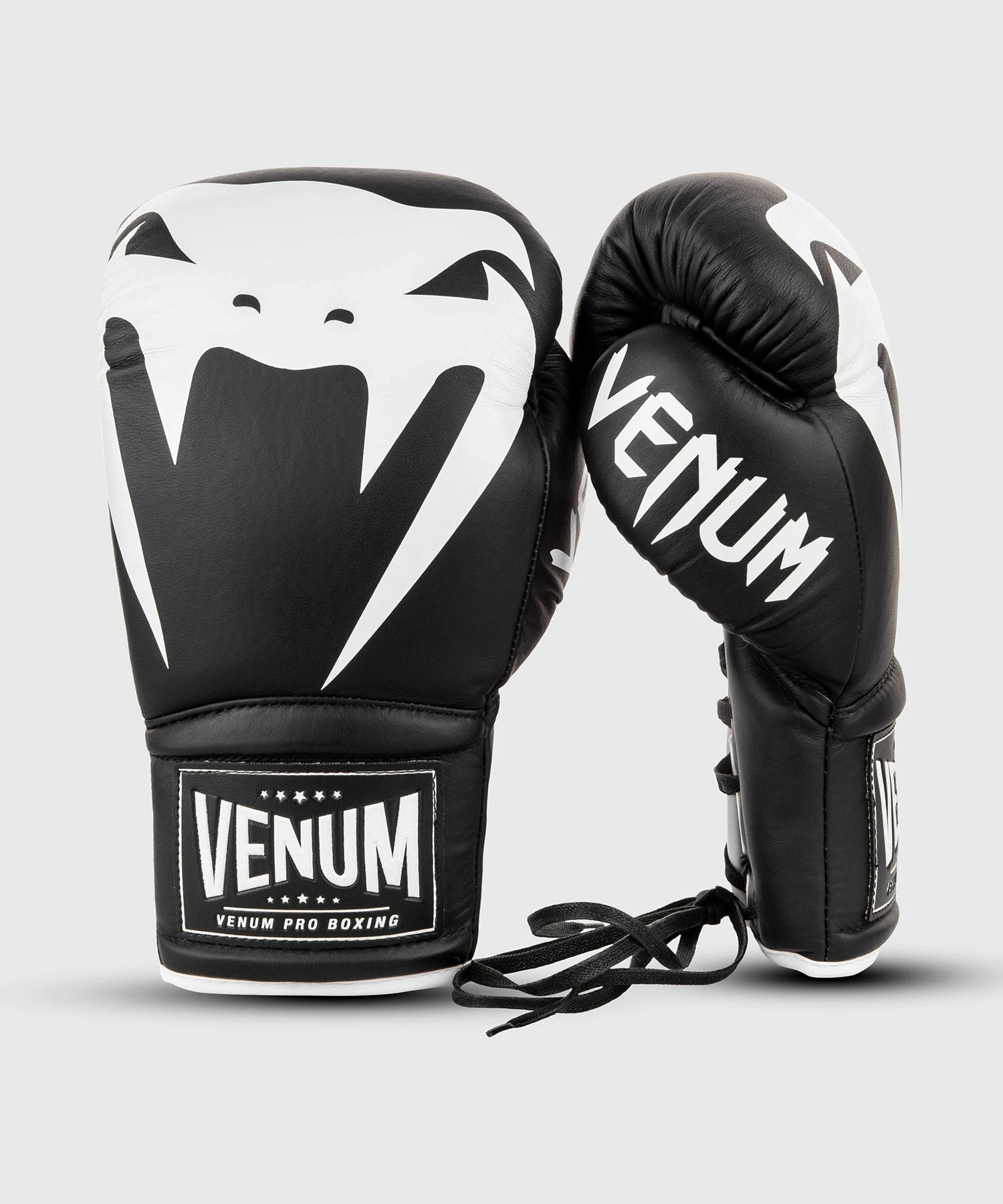 Venum Giant 2.0 Pro Boxing Gloves - With Laces - Black/White 5 Venum Giant 2.0 Pro Boxing Gloves - With Laces - Black/White - Image 3