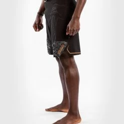 Venum Light 4.0 Fightshort - Black/Bronze -Cheap Boxing Store e 252F3 252F5 252F8 252Fe3580d24eb5112651a82187cbd1832464863ae91 FS LIGHTS4.0 BLACK BRONZE 02