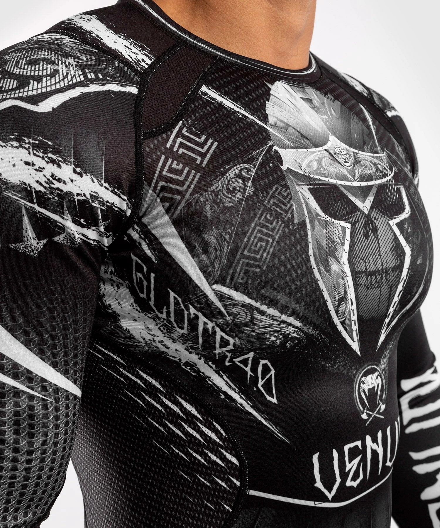 Venum GLDTR 4.0 Rashguard - Long Sleeves - Image 5