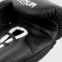 Venum Giant 2.0 Pro Boxing Gloves - With Laces - Black/White 19 Venum Giant 2.0 Pro Boxing Gloves - With Laces - Black/White -Cheap Boxing Store f 252F0 252Fa 252F5 252Ff0a5ed6c4996f3ccc309f81944c36dc90728fee5 IMG 7939 copie