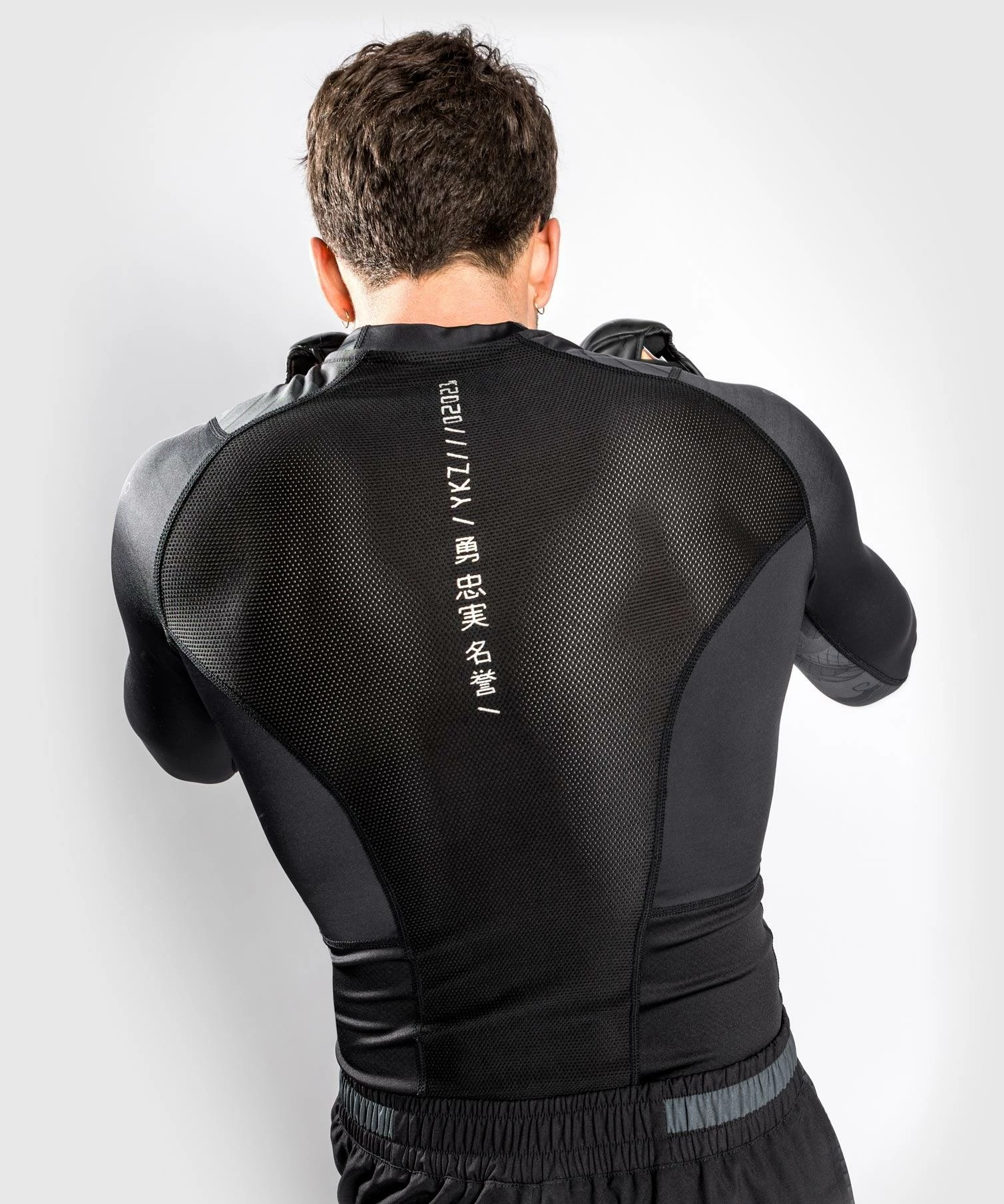 Venum YKZ21 Rashguard Long Sleeves - Black/Black - Image 5